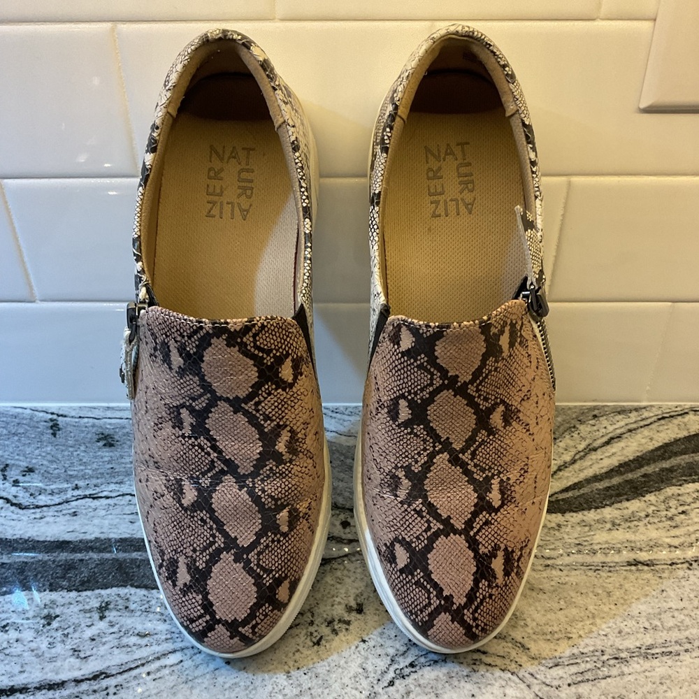 Naturalized side zip shoes. Size 8.5